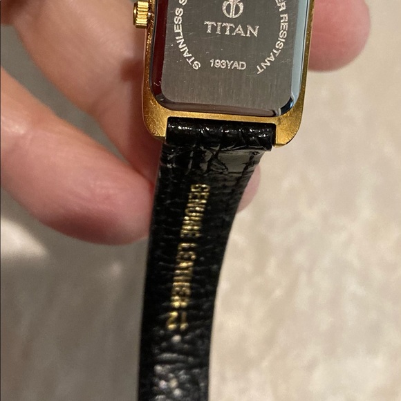 TITAN TANK WATCH. RECTANGULAR. DELICATE. BEAUTIFUL - Picture 14 of 14